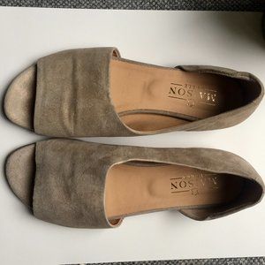GOLD X TAN SUEDE OPEN TOE FLATS